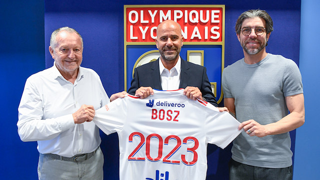 Peter Bosz 2023 yılına kadar sözleşme imzaladı.