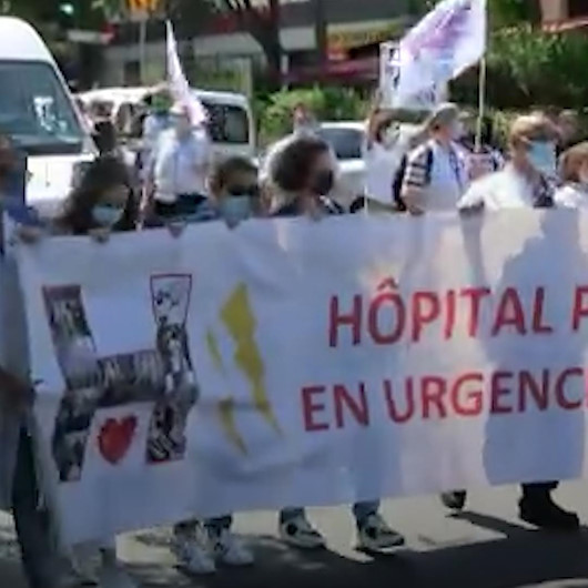 Fransada sağlık çalışanları hükümete karşı protesto düzenledi