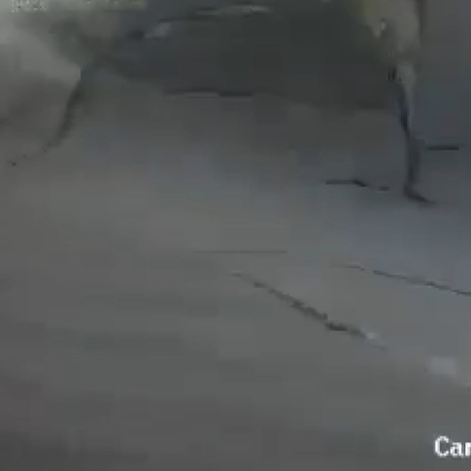 İşgalci İsrailin Gazze saldırılarına ait yeni görüntüler: Ana cadde yarıldı