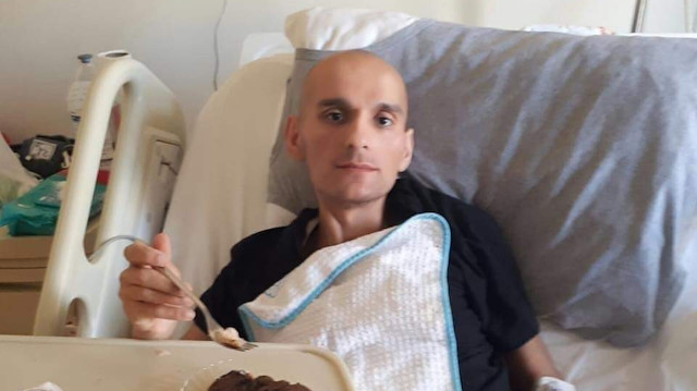 Kastamonu’nun Küre ilçesinde bağlı Kayadibi Köyü Çuha Mahallesinde ikamet eden 34 yaşındaki Ersin Alagöz, 30 yıl önce annesi ve babası öldürüldükten sonra İnebolu’da bulunan Azize Ana Yatılı İlköğretim Bölge Okuluna (YİBO) kayıt yaptırıldı. Buradan mezun olduktan sonra iş hayatına atılmak üzere İstanbul’a giden Ersin Alagöz, bir fabrikada işe giderek çalışmaya başladı.