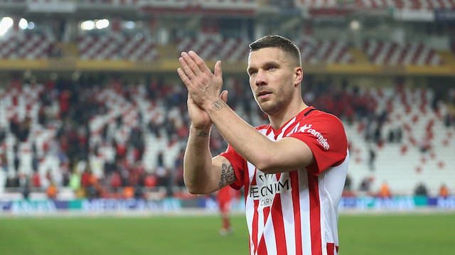 Podolski, kırmızı-beyazlı formayla çıktığı 47 maçta 7 gol 5 asist kaydetti.