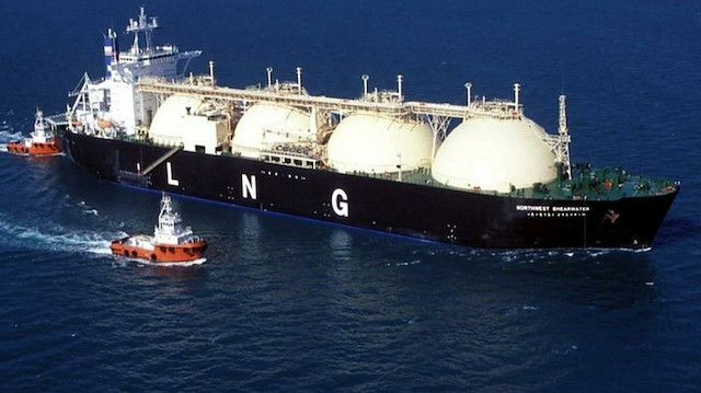 "Ougarta" adlı sıvılaştırılmış doğal gaz (LNG) gemisi.
