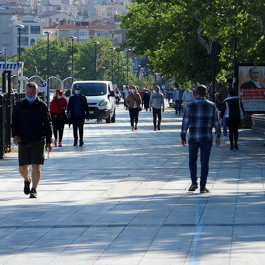Çanakkaleliler 1,5 ay sonra kordonda yürümenin mutluluğunu yaşıyor