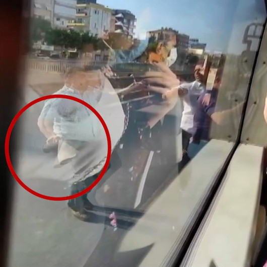 Paspaslı saldırıya uğrayan otobüs şoförüne işimize geç kalıyoruz tepkisi