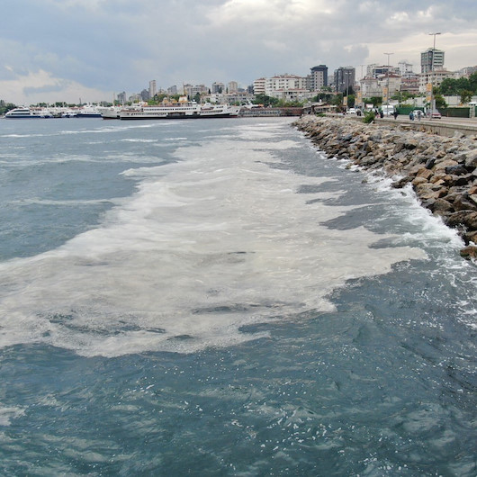 Bostancı Sahili’nde deniz salyası yoğunluğu su altı kamerasında