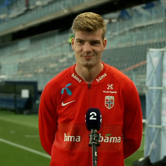 Alexander Sörloth: Trabzonspor taraftarı telefon numaramı ele geçirmiş, bildirimleri kapattım
