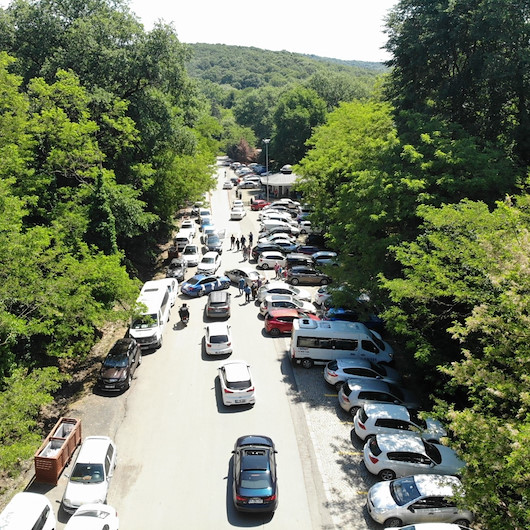 İlk kısıtlamasız cumartesi gününde İstanbullular Belgrad Ormanına akın etti