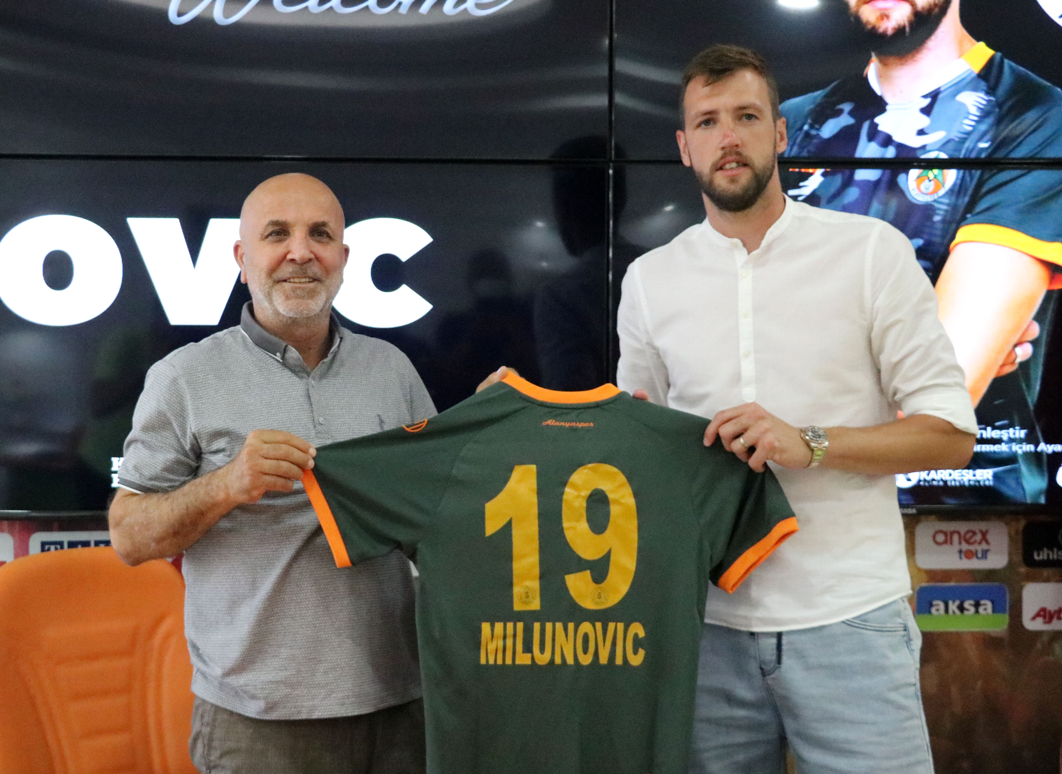 Milunovic Alanyaspor'da 19 numaralı formayı giyecek.
