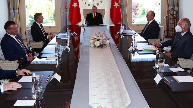 Cumhurbaşkanı Erdoğan, Bulgaristan Hak ve Özgürlükler Hareketi Genel Başkanı Mustafa Karadayı ve beraberindeki heyetle bir araya geldi.