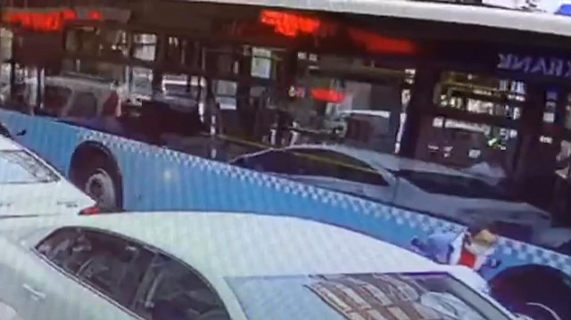 Şişli'de güpegündüz yaşanan motosiklet hırsızlığı kamerada