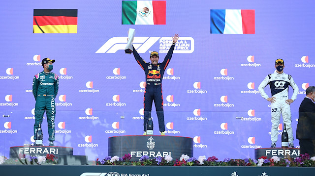 Azerbaycan'daki yarışı Sergio Perez birinci sırada tamamladı.