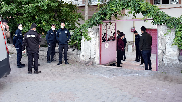 Eşi tarafından bıçaklanan kadın yaşamını yitirdi.