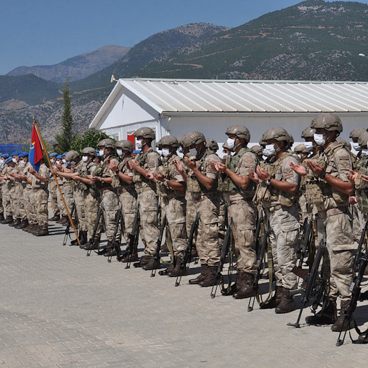 Kahramanlar dualarla Suriyeye uğurlandı