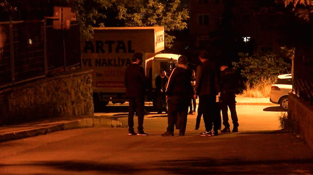 Maltepe'de iki grup arasında kalaşnikoflu çatışma çıktı.
