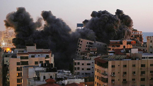 Arşiv - İsrail, Gazze'nin batısında sivillerin yaşadığı 12 katlı Hanadi Kulesi'ni hava saldırısıyla yıktı.
