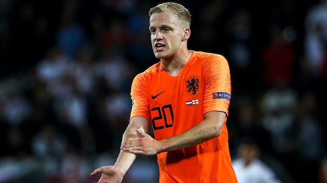 Hollanda Milli Takımı formasıyla 19 maça çıktı ve 3 gol attı.