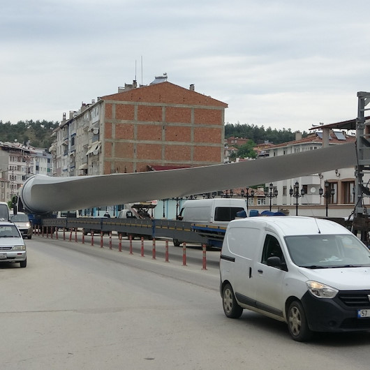 Dev rüzgar türbini kanatları Sinop’a getirildi