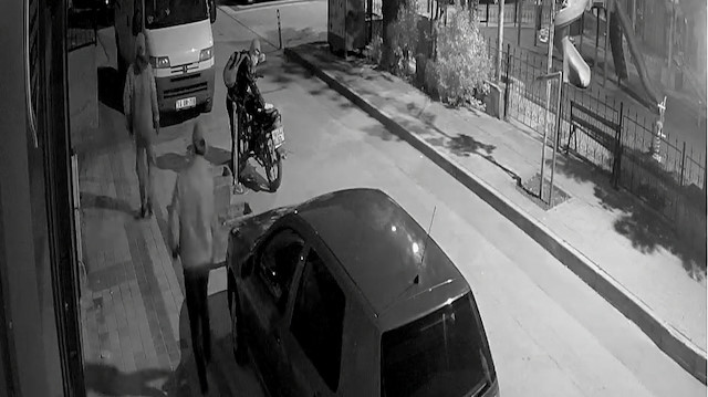Bursa'da hırsızlar çaldıkları motosikleti çalıştıramayınca bırakıp kaçtı
