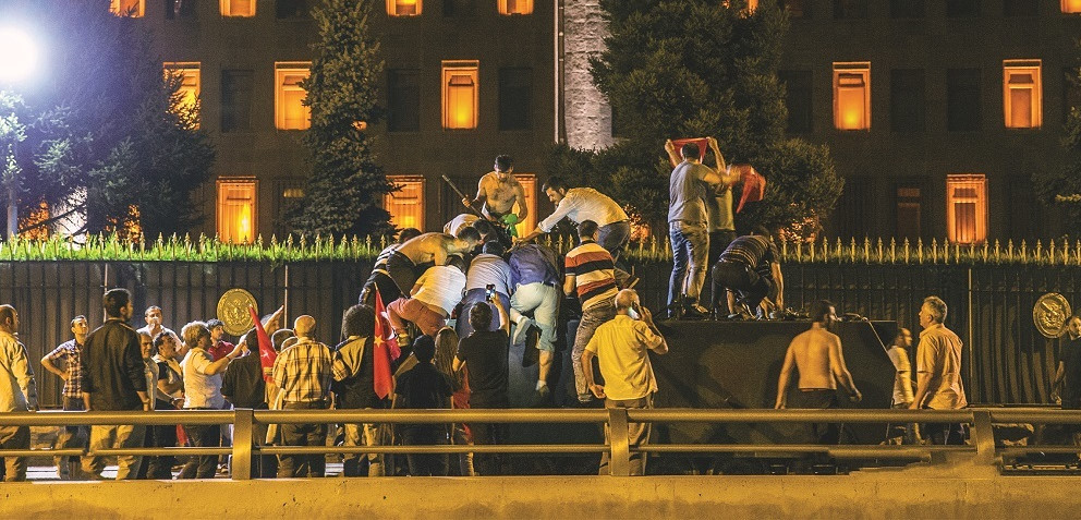ABD’nin başını çektiği NATO ülkeleri 27 Mayıs’tan 15 Temmuz’a tüm darbelerin içerisinde yer aldı. NATO ülkeleri cuntacıları açıkça destekledi.