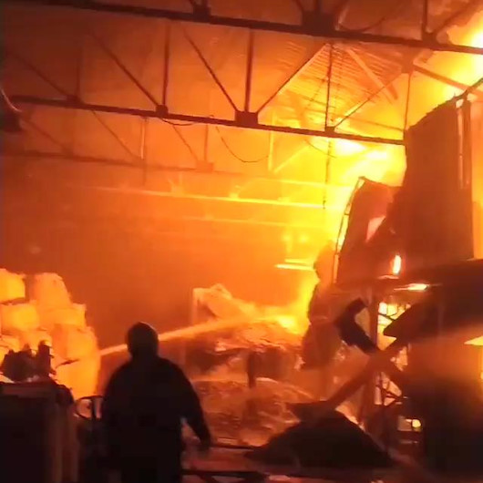 Bursada geri dönüşüm fabrikası alev alev yandı