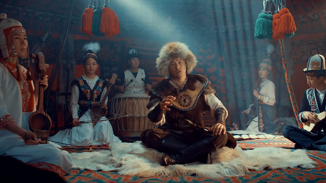 Kırgız sanatçıdan "Büyük Türkiye" marşı: Türk liderlerin yer aldığı klip büyük beğeni topladı
