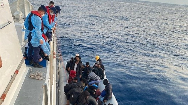 تركيا.. إنقاذ 31 طالب لجوء قبالة سواحل إزمير