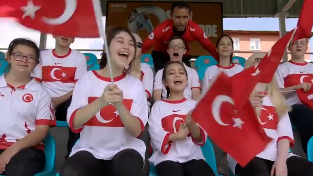Özel öğrencilerden A Milli Futbol Takımı'na destek klibi