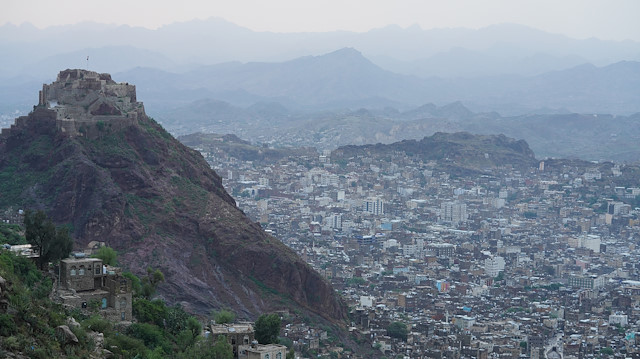 Husilerin ablukası altındaki Taiz'de bir huzur durağı: Sabır Dağı