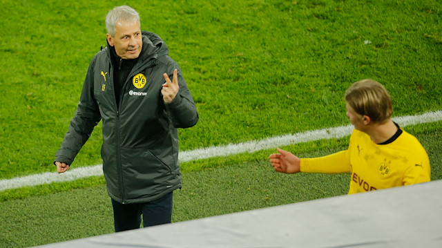 Son olarak Borussia Dortmund'u çalıştıran Favre, 13 Aralık 2020'den bu yana boşta.