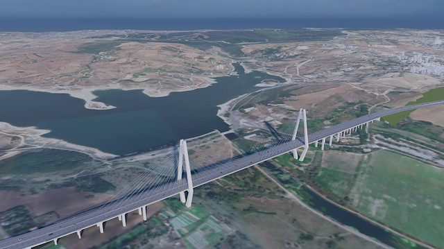 Ana açıklığı 440 metre uzunluğundaki köprünün, sağ ve solda yer alan 210 metrelik yan açıklıklarıyla birlikte uzunluğu 860 metreye ulaşırken, yaklaşım viyadükleri ile toplam uzunluğu 1618 metre olacak.

