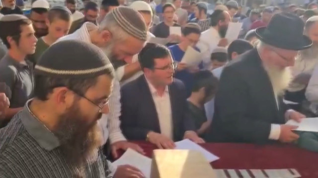 Siyonist Yahudilerden yeni koalisyon hükümetine karşı toplu beddua
