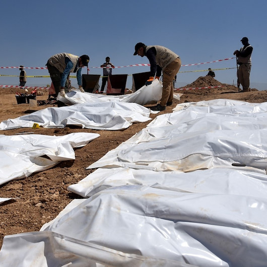 DEAŞlı teröristler öldürdü: Irak’ta 123 kişinin toplu mezarı bulundu