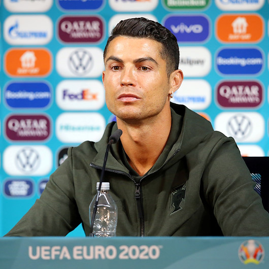 Cristiano Ronaldo'dan Coca-Cola tepkisi: Su için