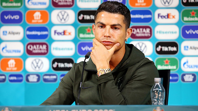 Cristiano Ronaldo, Macaristan maçı öncesinde basın toplantısında yer aldı.