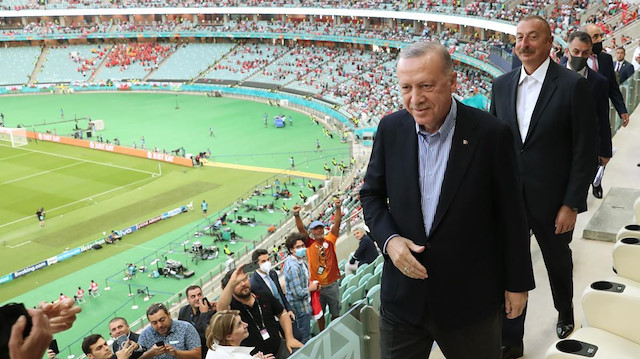 Cumhurbaşkanı Erdoğan, maçı Azerbaycan Cumhurbaşkanı İlham Aliyev ile birlikte takip etti.