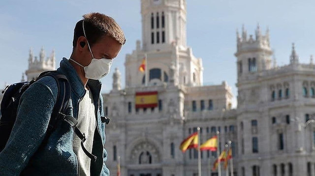 İspanya'da maske kullanma zorunluluğu kalkıyor.