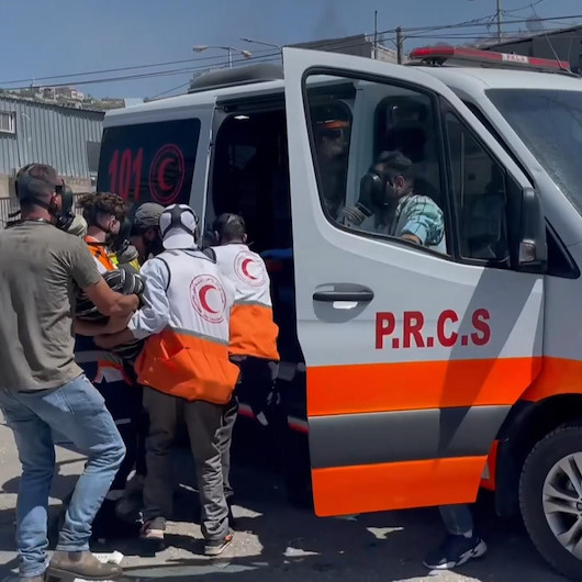 İşgalci İsrail güçleri yasa dışı Yahudi yerleşim birimlerini protesto eden Filistinlilere saldırdı: 5 yaralı