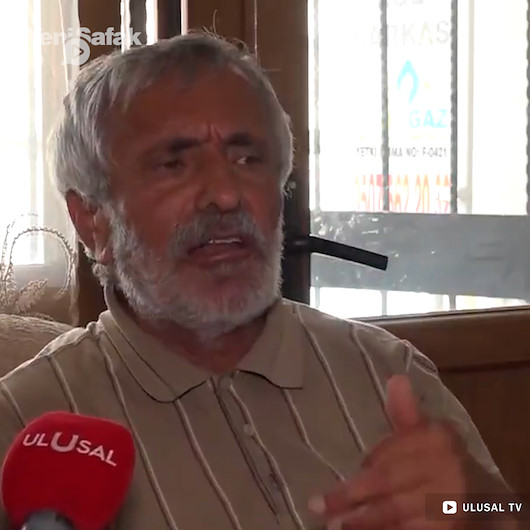 İzmir HDP il binası önünde evlat nöbeti tutan baba: Saldırıdan önce binayı boşalttılar tek o kız kaldı daha önce böyle bir şey olmamıştı