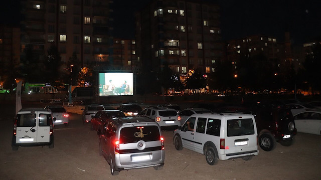 Siirt Belediyesi’nin ‘Sinema' etkinliğine vatandaşlar yoğun ilgi gösterdi