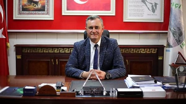 ​CHP’li Düziçi Belediye Başkanı Öner AK PArti'ye geçti. 