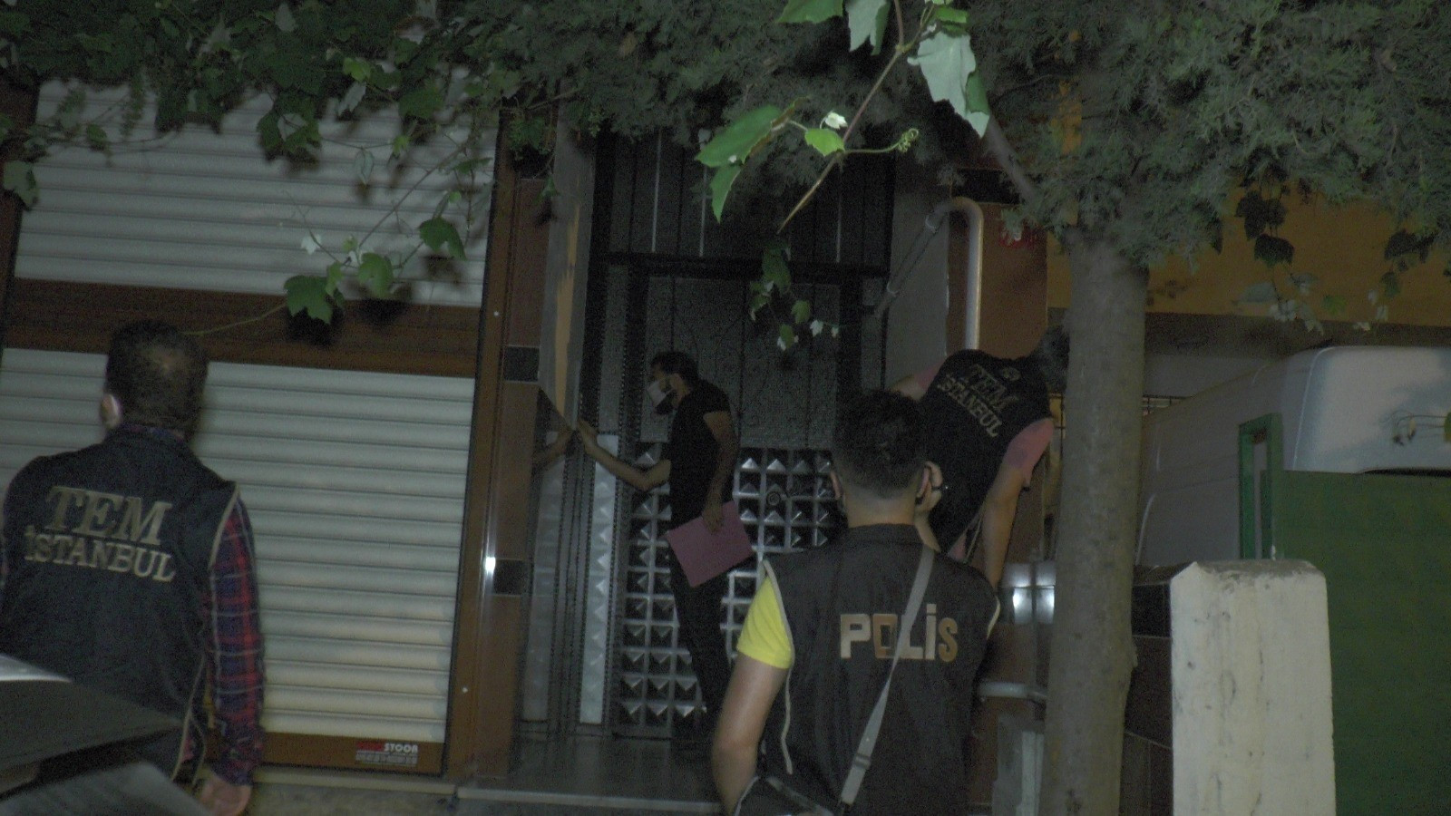 İstanbul’da gerçekleştirilen operasyon çok sayıda ilçede bulunan 30 adrese yapıldı.