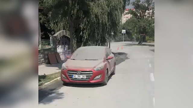 CHP’li Beylikdüzü Belediyesi’nin sokakları temizlememesine vatandaş isyan etti: Ellerim kırılsaydı da oy vermeseydim
