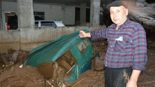 Aydın'da sel felaketi: Evleri su bastı araçlar çamura gömüldü