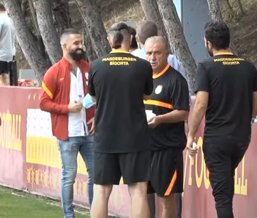 Fatih Terim takımın durumu hakkında bilgi aldı.