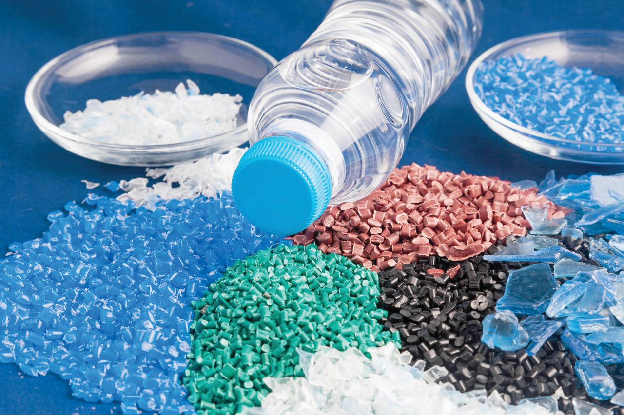 PLASTİK ATIKLAR DÖNÜŞÜMLE BU HALE GELİYOR