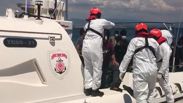 تركيا تنقذ 100 طالب لجوء أجبرتهم اليونان على العودة لبحر إيجه