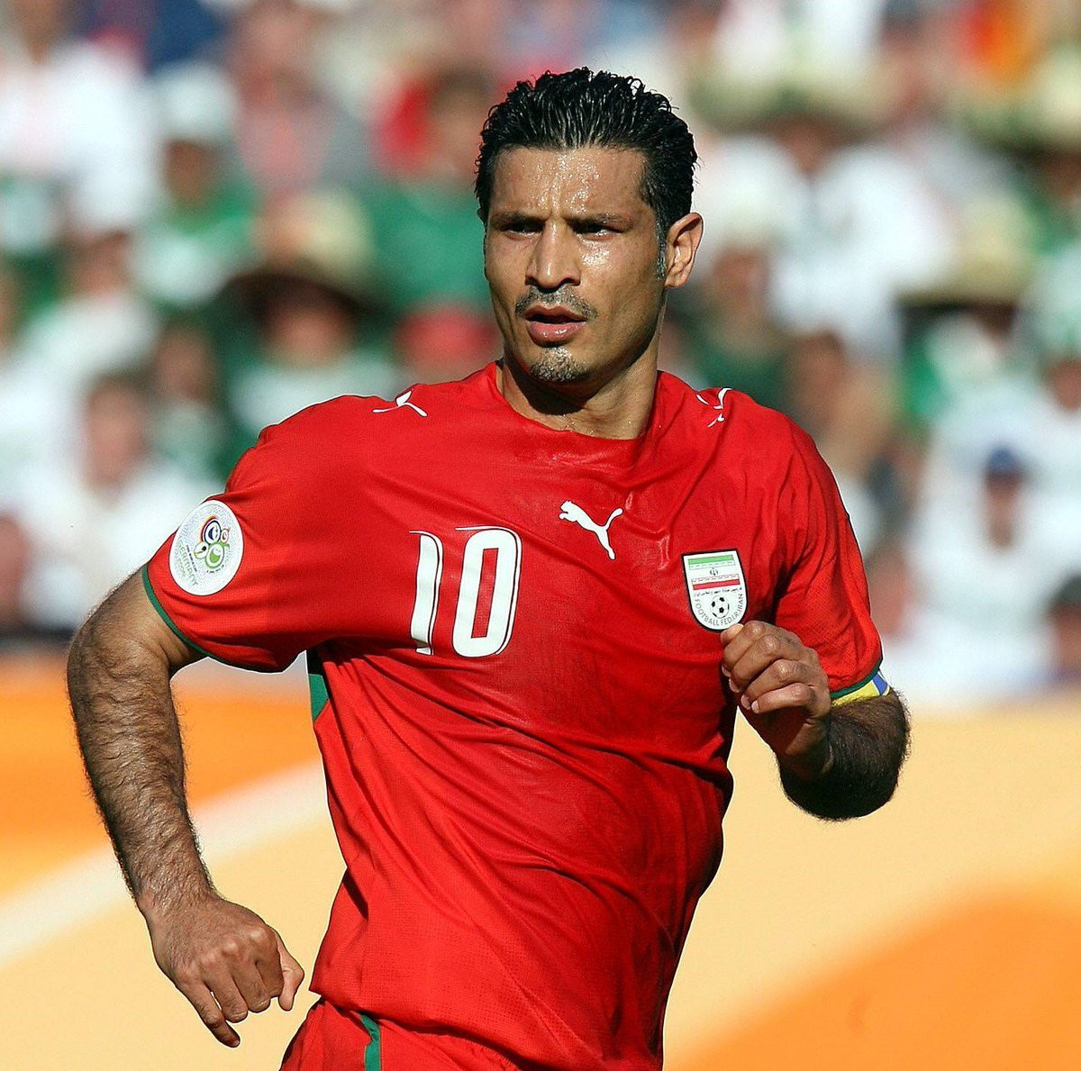 Ali Daei, 1993-2006 yılları arasında İran Milli Takımı ile 149 maçta 109 gol atmıştı.