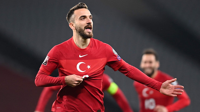 A Milli Takım formasıyla çıktığı 25 maçta 5 gol kaydetti. 