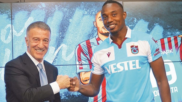 Bordo mavili kulüp, daha önce anlaşmaya vardığı Fode Koita ile 3 yıllık sözleşme imzaladı. 