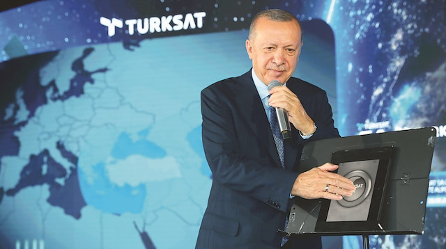 Erdoğan’ın butona basmasıyla TÜRKSAT 5A uydusundan ilk görüntü geldi.